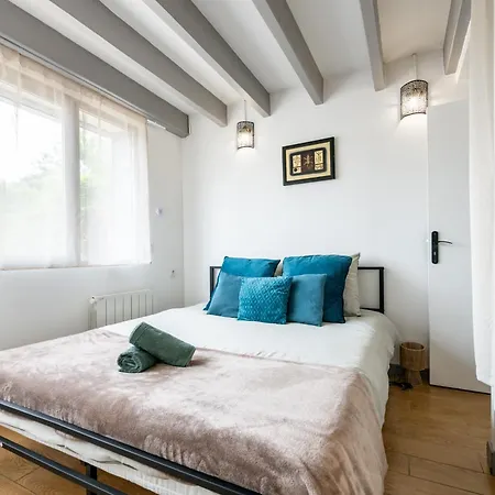 Le Clos Des Chevaux - Duplex Chic Avec Jardin Nyaraló *