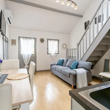 Le Clos Des Chevaux - Duplex Chic Avec Jardin Nyaraló